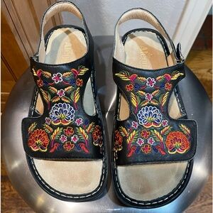 Alegria Viki Embroidered Floral Leather Sandals size 40
